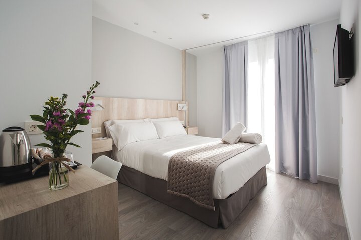 Room 9 of 26