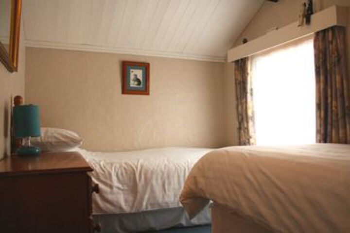 Room 18 of 28
