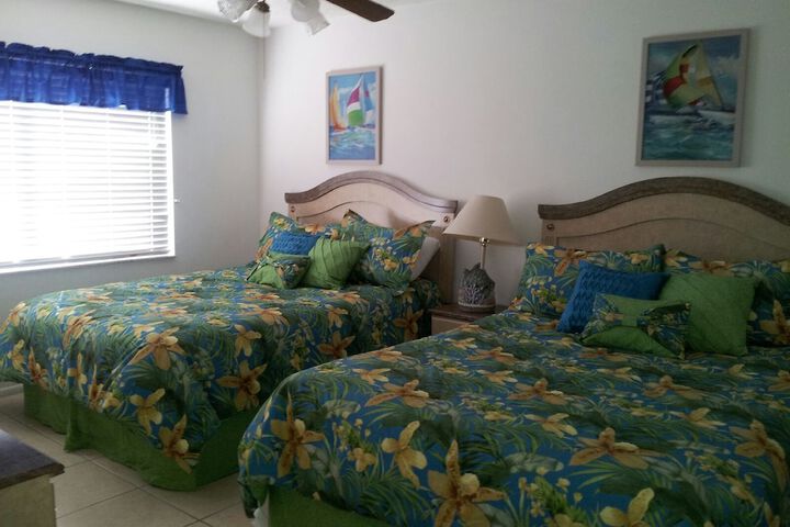 Room 2 of 164