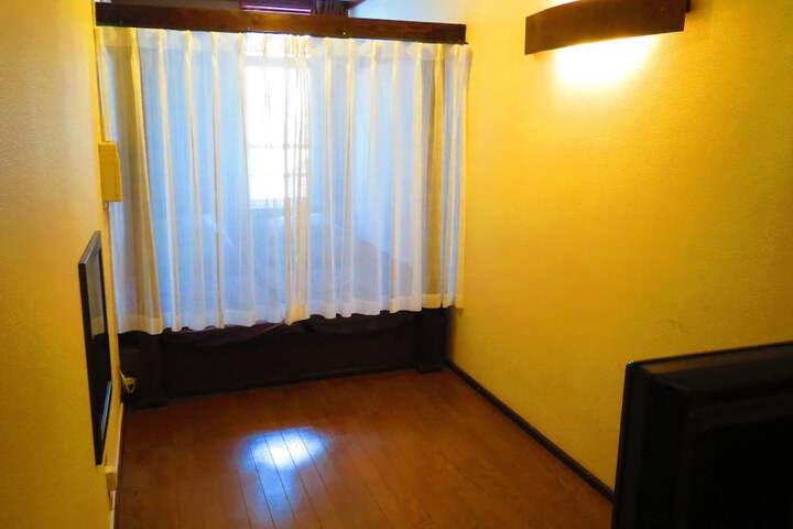 Room 6 of 62