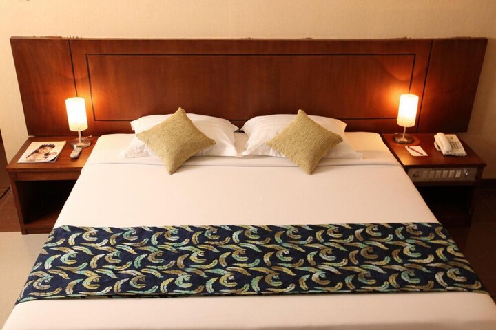 Room 15 of 28
