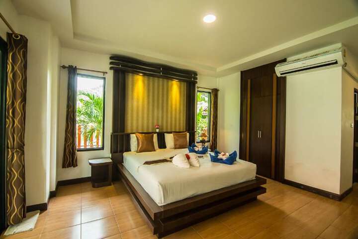 Room 13 of 95