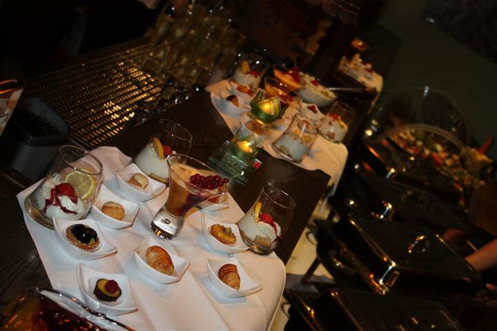 Dining 19 of 26