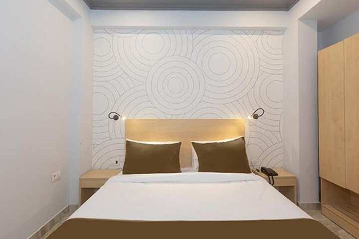 Room 5 of 15