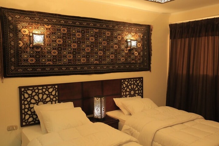 Room 5 of 38