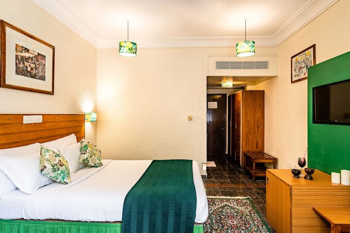 Room 13 of 49