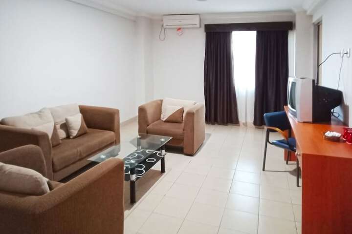 Room 16 of 33