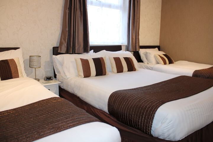 Room 8 of 34