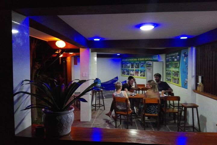 Dining 21 of 31