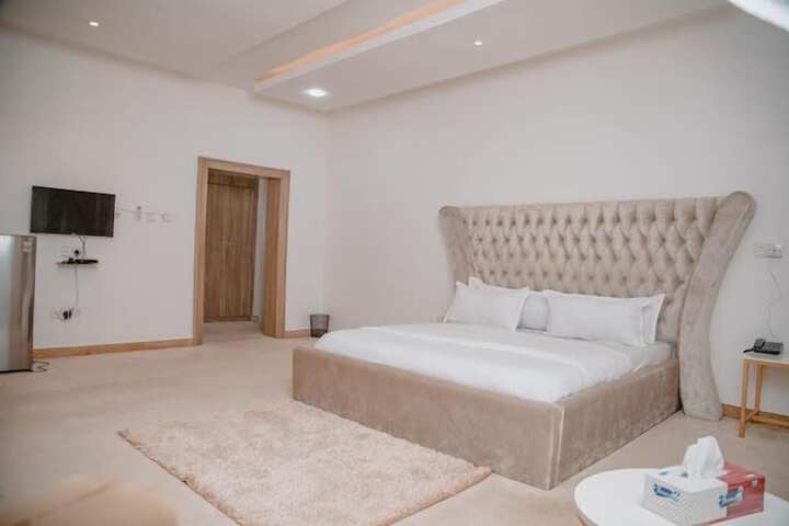Room 5 of 35