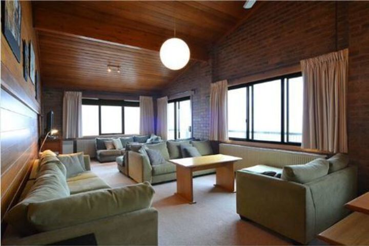 Room 7 of 15