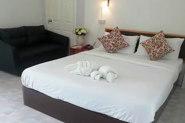 Room 6 of 24