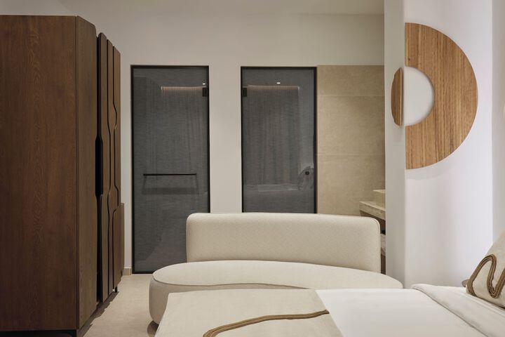 Room 32 of 129