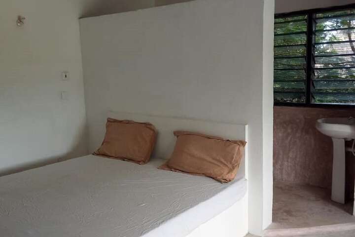 Room 3 of 34