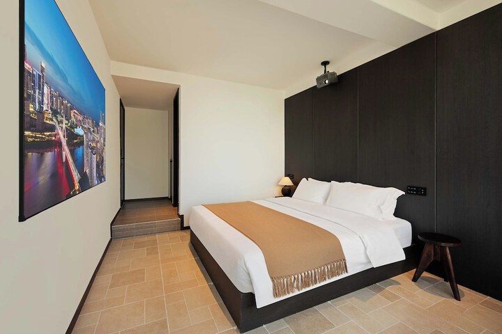 Room 48 of 112