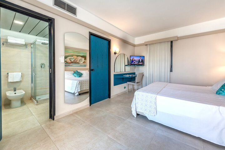 Room 32 of 128