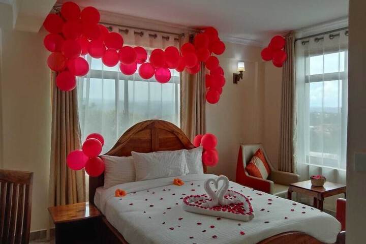 Room 2 of 6