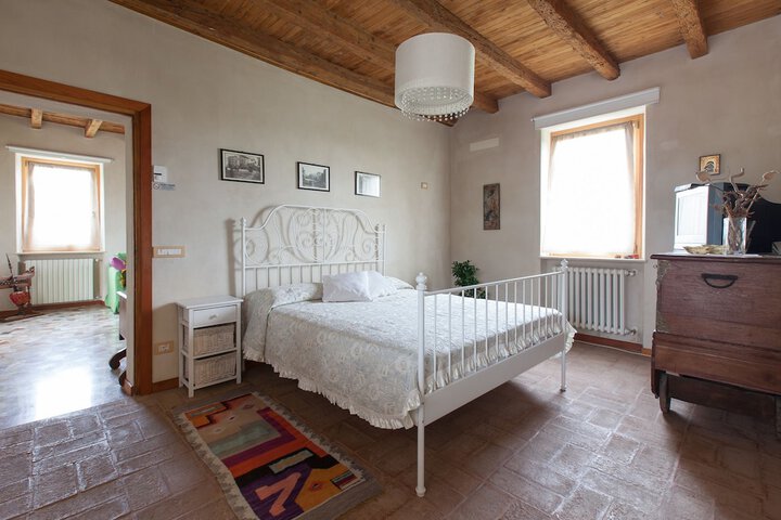Room 2 of 45