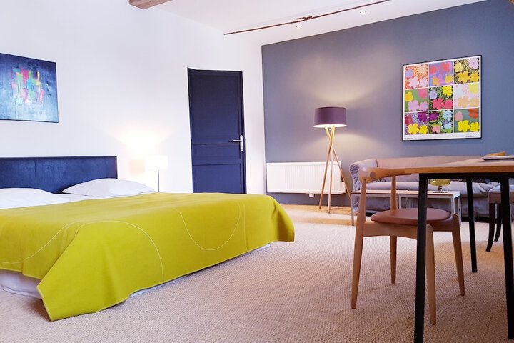 Room 2 of 72
