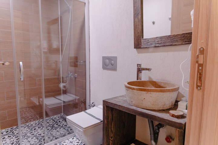 Room 29 of 63