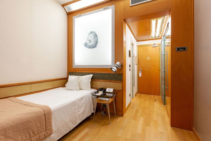 Room 56 of 82