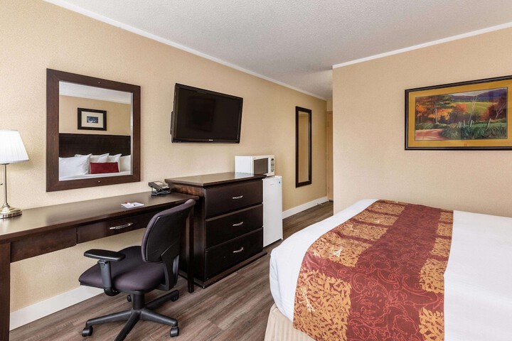 Room 8 of 39