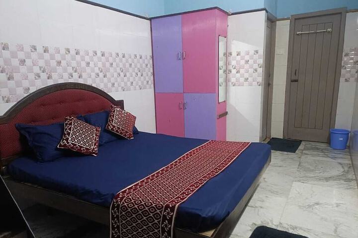 Room 2 of 16