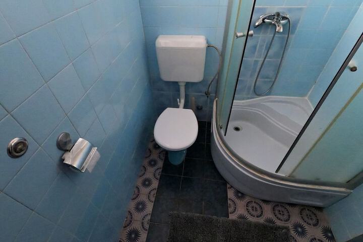Room 9 of 20