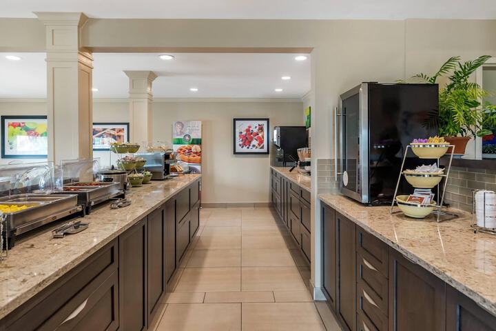 Breakfast area