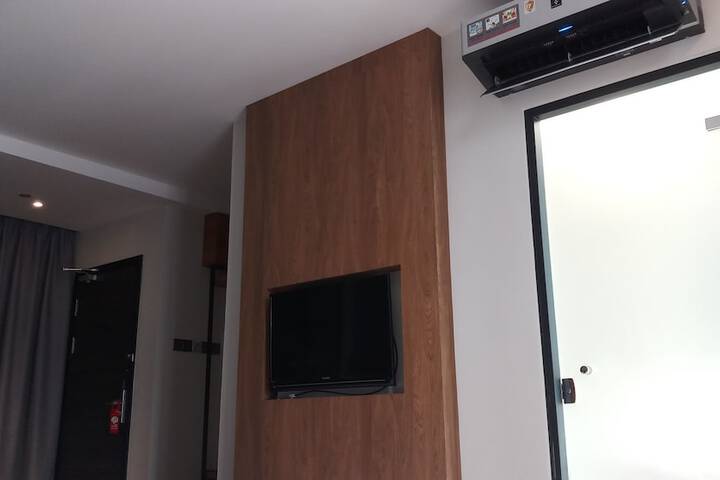 Room 13 of 44