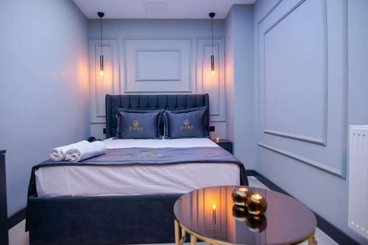 Room 7 of 28