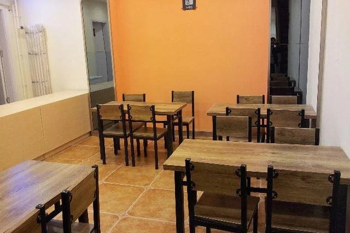 Dining 15 of 17