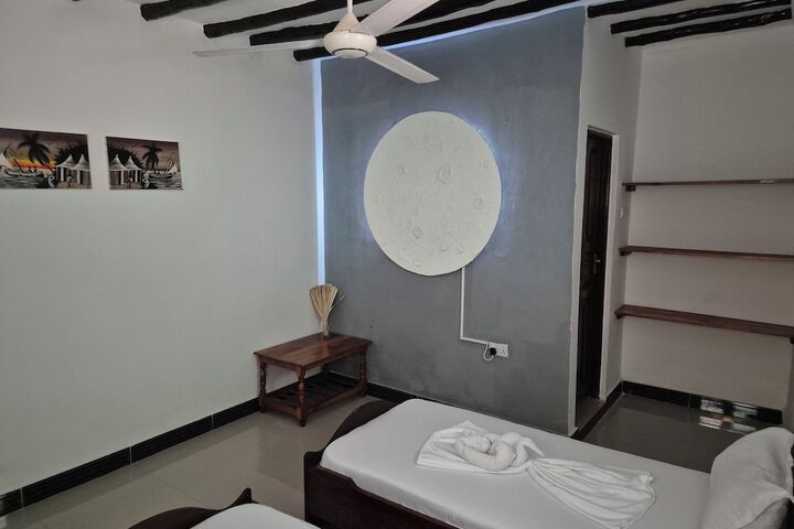 Room 15 of 47
