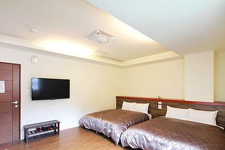 Room 9 of 40