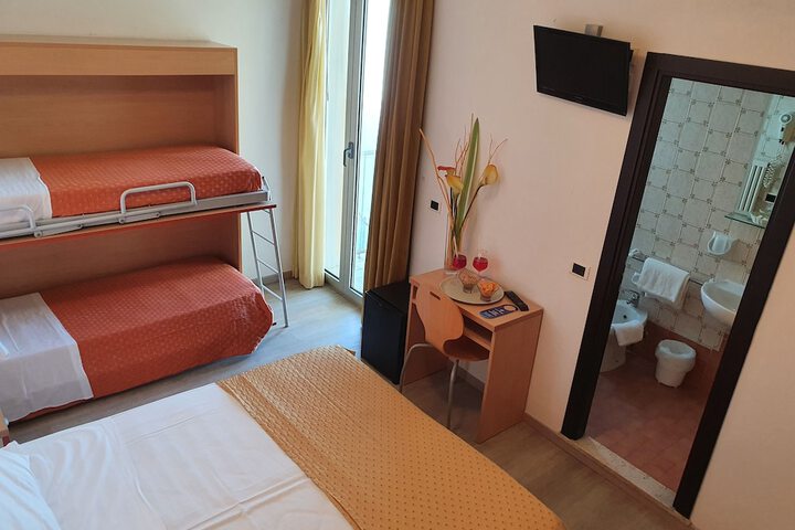 Room 7 of 35