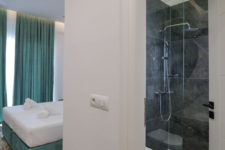 Room 63 of 105