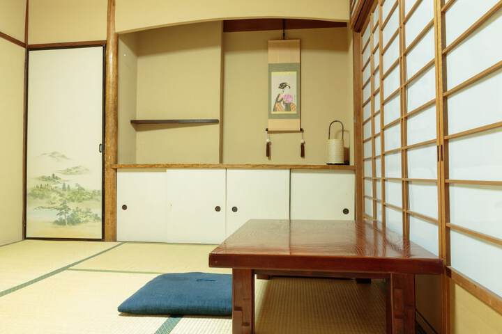 Room 16 of 65