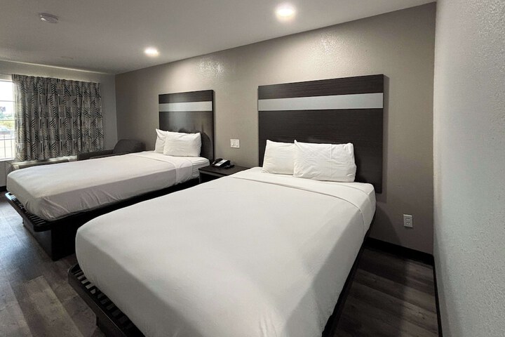 Room 16 of 26