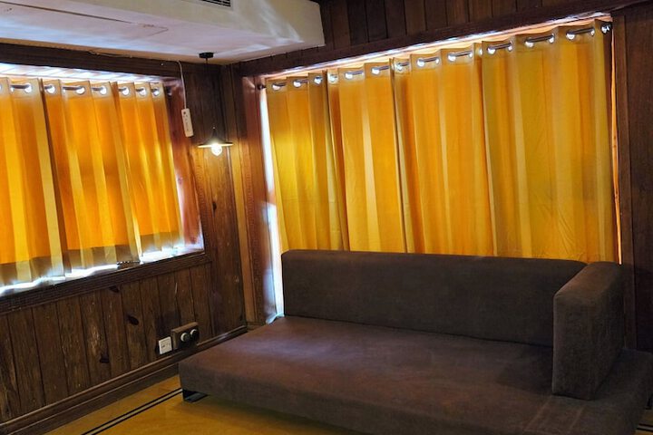 Room 23 of 181