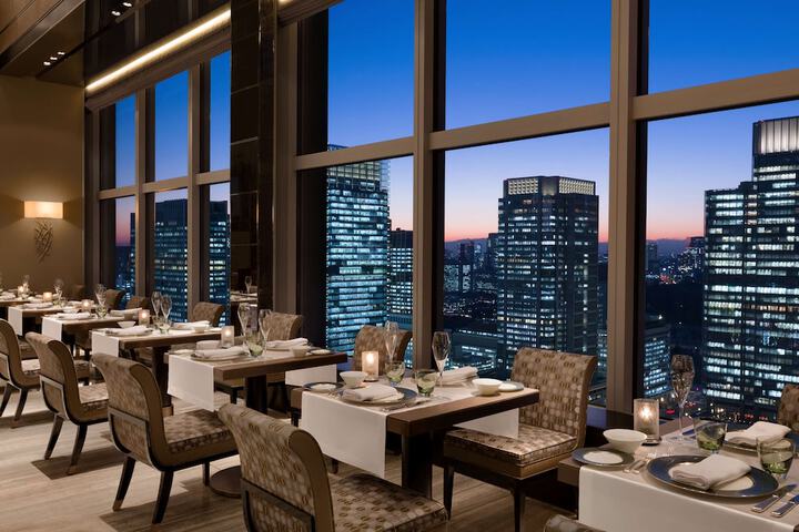 Dining 56 of 101