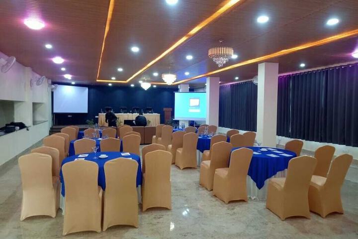 Ballroom/Hall 42 of 51