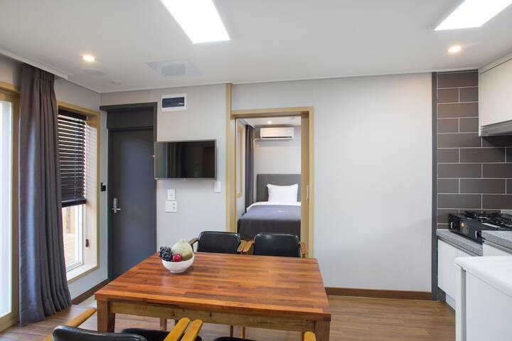 Room 14 of 30