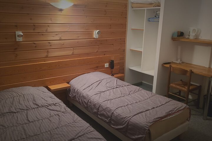 Room 30 of 38