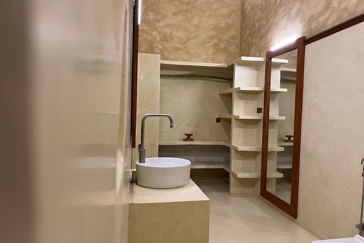 Room 18 of 29