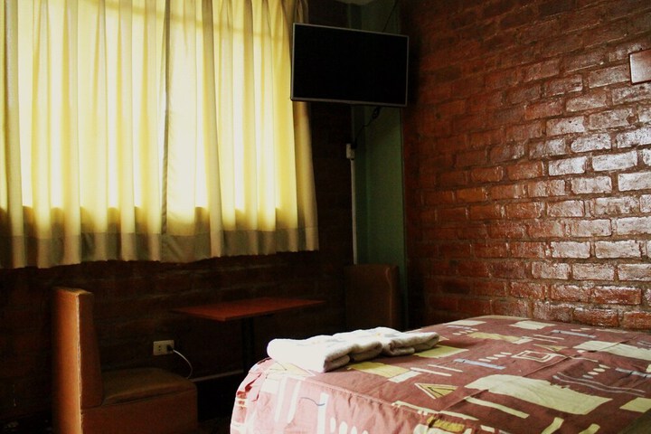 Room 6 of 40