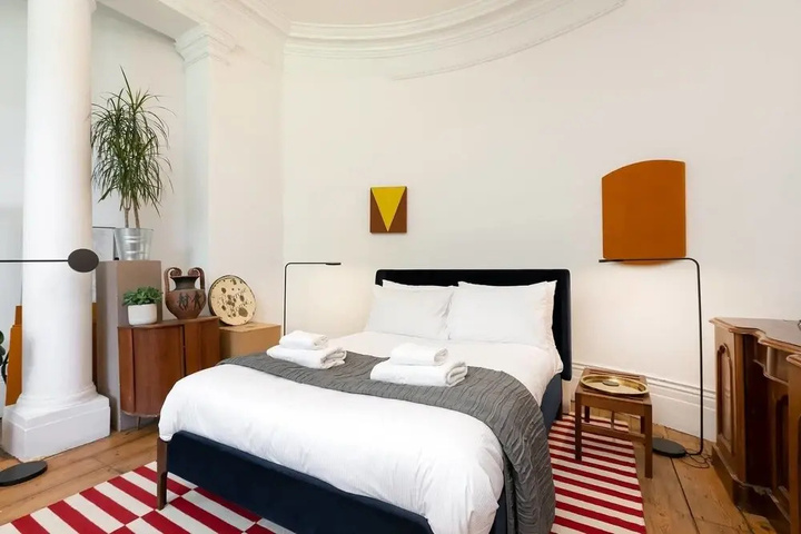 Room 3 of 27