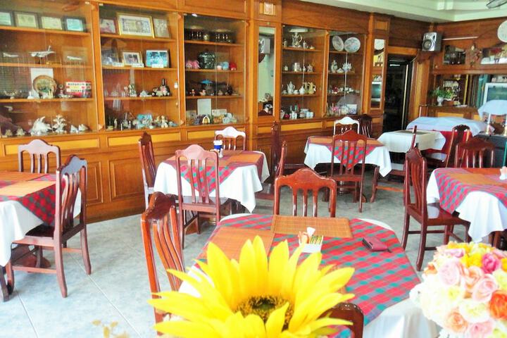 Dining 46 of 66