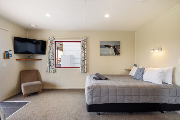 Room 27 of 161
