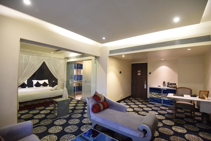 Room 13 of 60