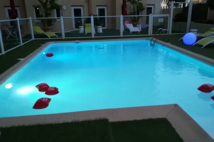 Hotel Pool